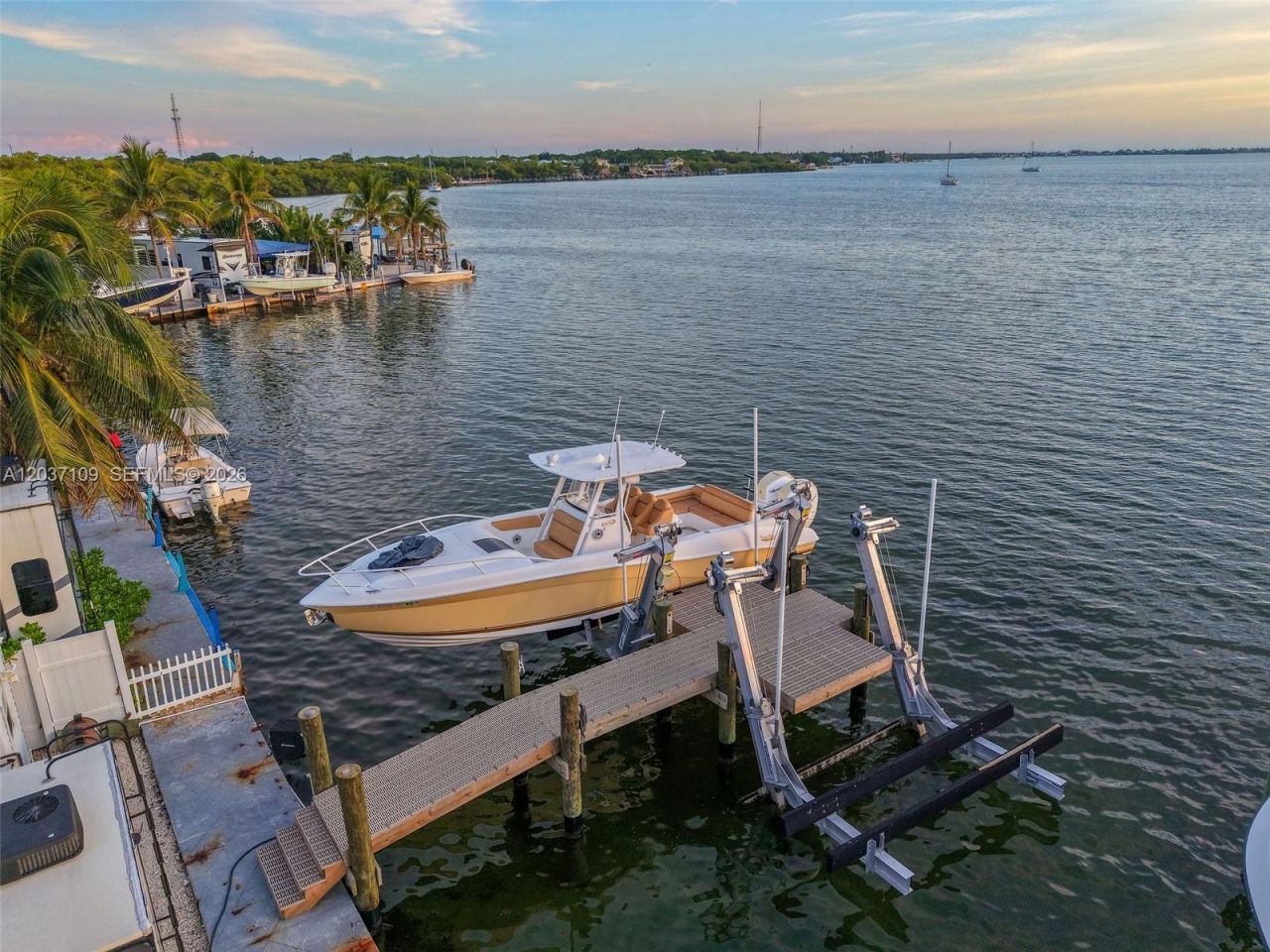 325 Calusa St , Key Largo, FL 33037 Photo