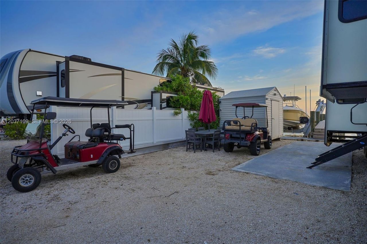 325 Calusa St , Key Largo, FL 33037 Photo