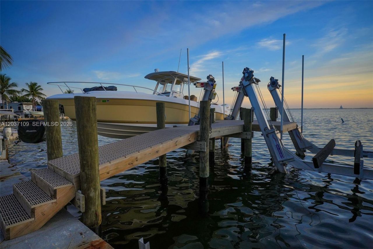 325 Calusa St , Key Largo, FL 33037 Photo