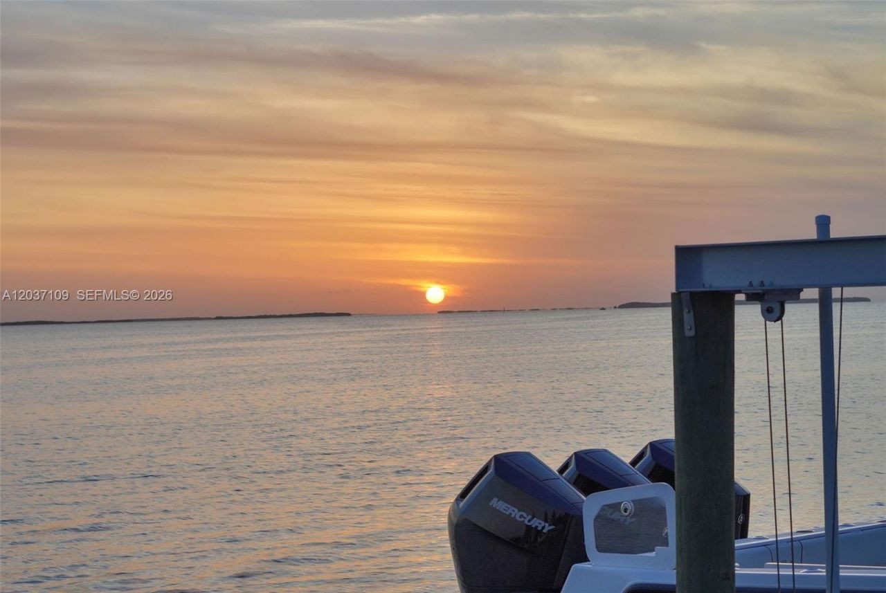 325 Calusa St , Key Largo, FL 33037 Photo