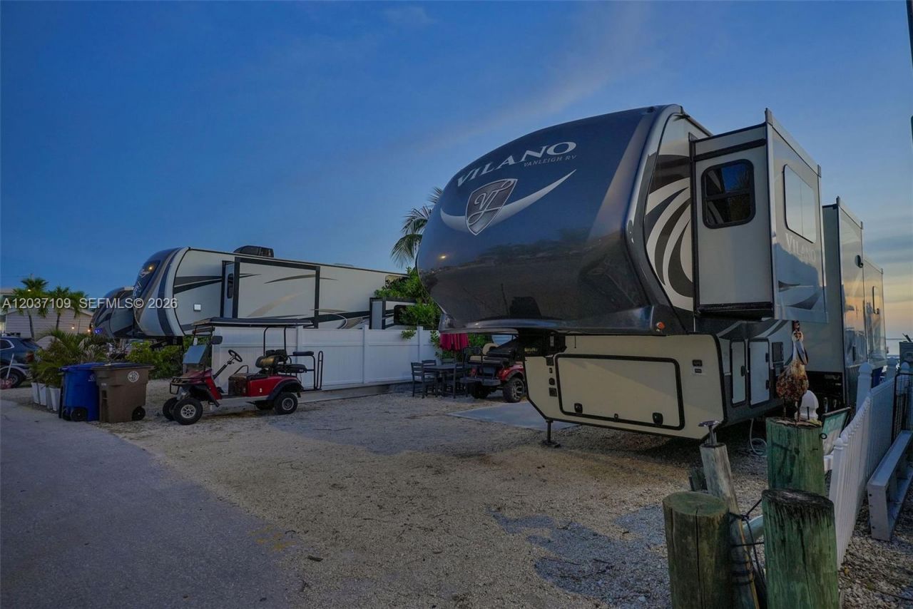 325 Calusa St , Key Largo, FL 33037 Photo