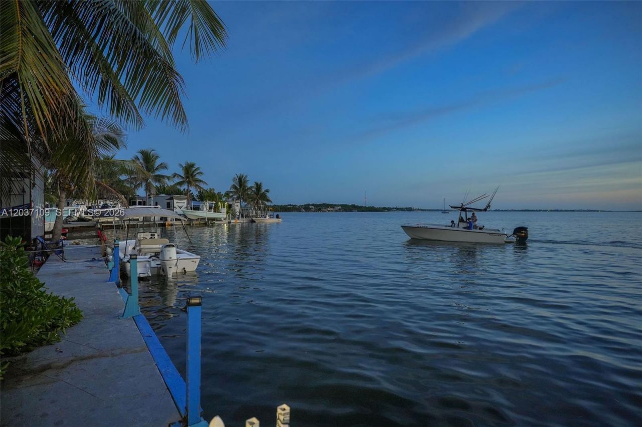325 Calusa St , Key Largo, FL 33037 Photo
