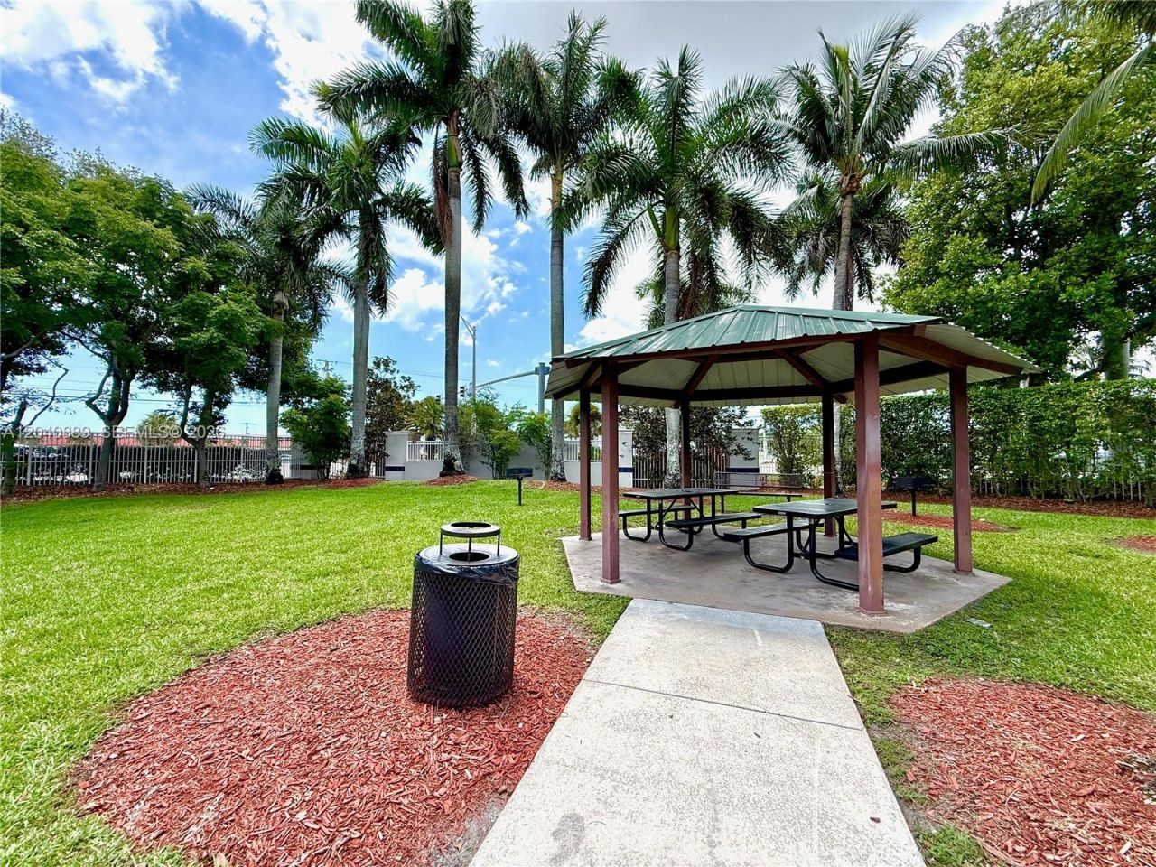 9612 Lily Bank Ct , Riviera Beach, FL 33407 Photo