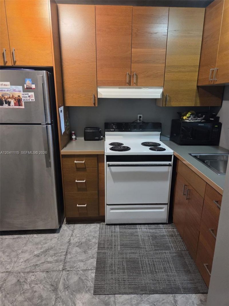 496 NW 165th St Rd, Unit D-214, Miami, FL 33169 Photo