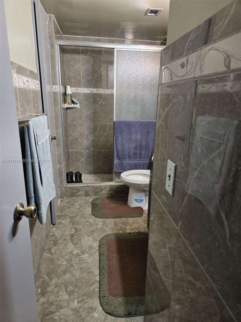 496 NW 165th St Rd, Unit D-214, Miami, FL 33169 Photo