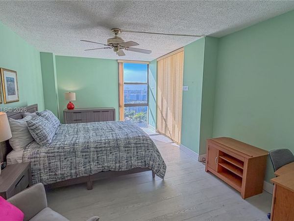 20335 W Country Club Dr , Unit 2102, Aventura, FL 33180