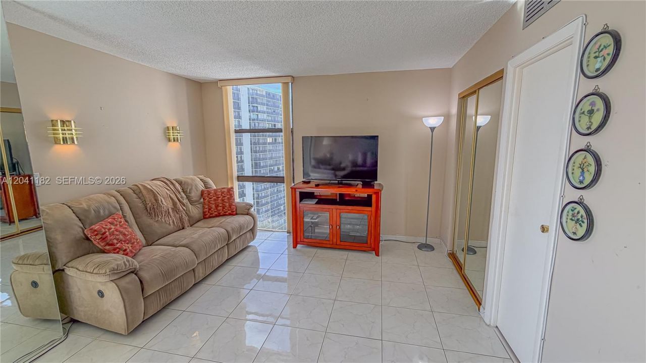 20335 W Country Club Dr , Unit 2102, Aventura, FL 33180 Photo