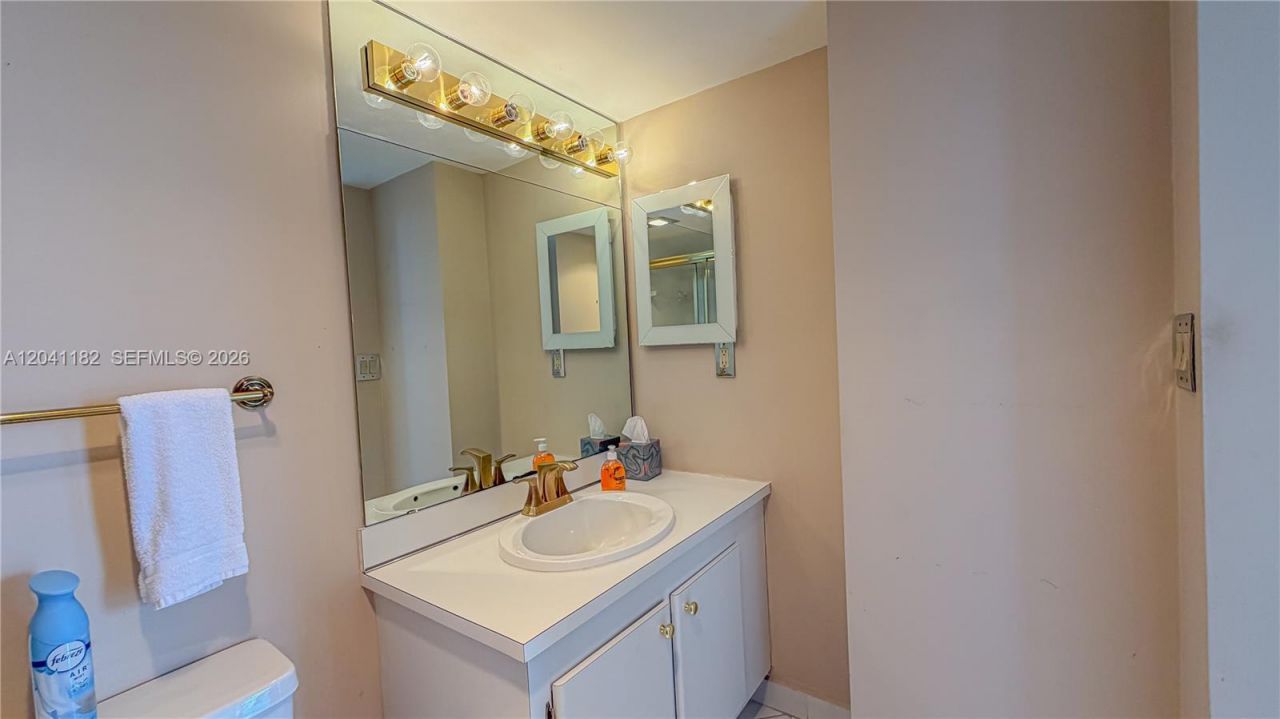 20335 W Country Club Dr , Unit 2102, Aventura, FL 33180 Photo