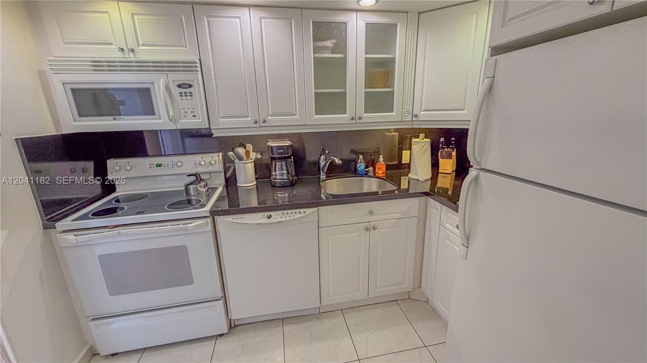 20335 W Country Club Dr , Unit 2102, Aventura, FL 33180 Photo