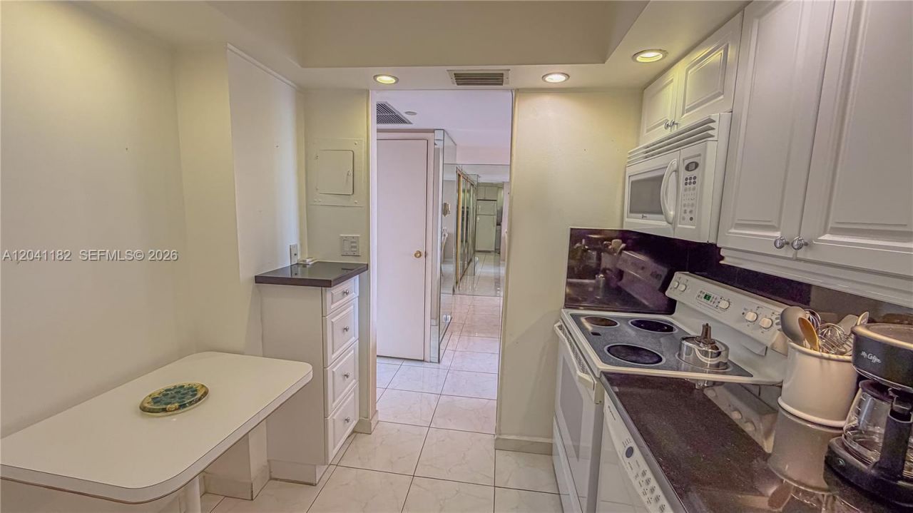 20335 W Country Club Dr , Unit 2102, Aventura, FL 33180 Photo