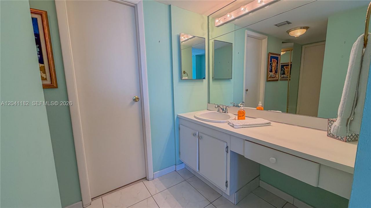 20335 W Country Club Dr , Unit 2102, Aventura, FL 33180 Photo