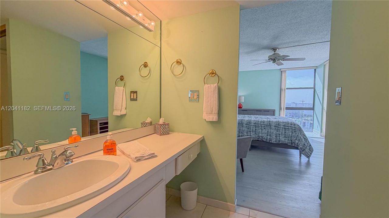 20335 W Country Club Dr , Unit 2102, Aventura, FL 33180 Photo