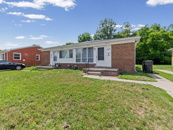 2464 Stieber Street, Westland, MI 48186