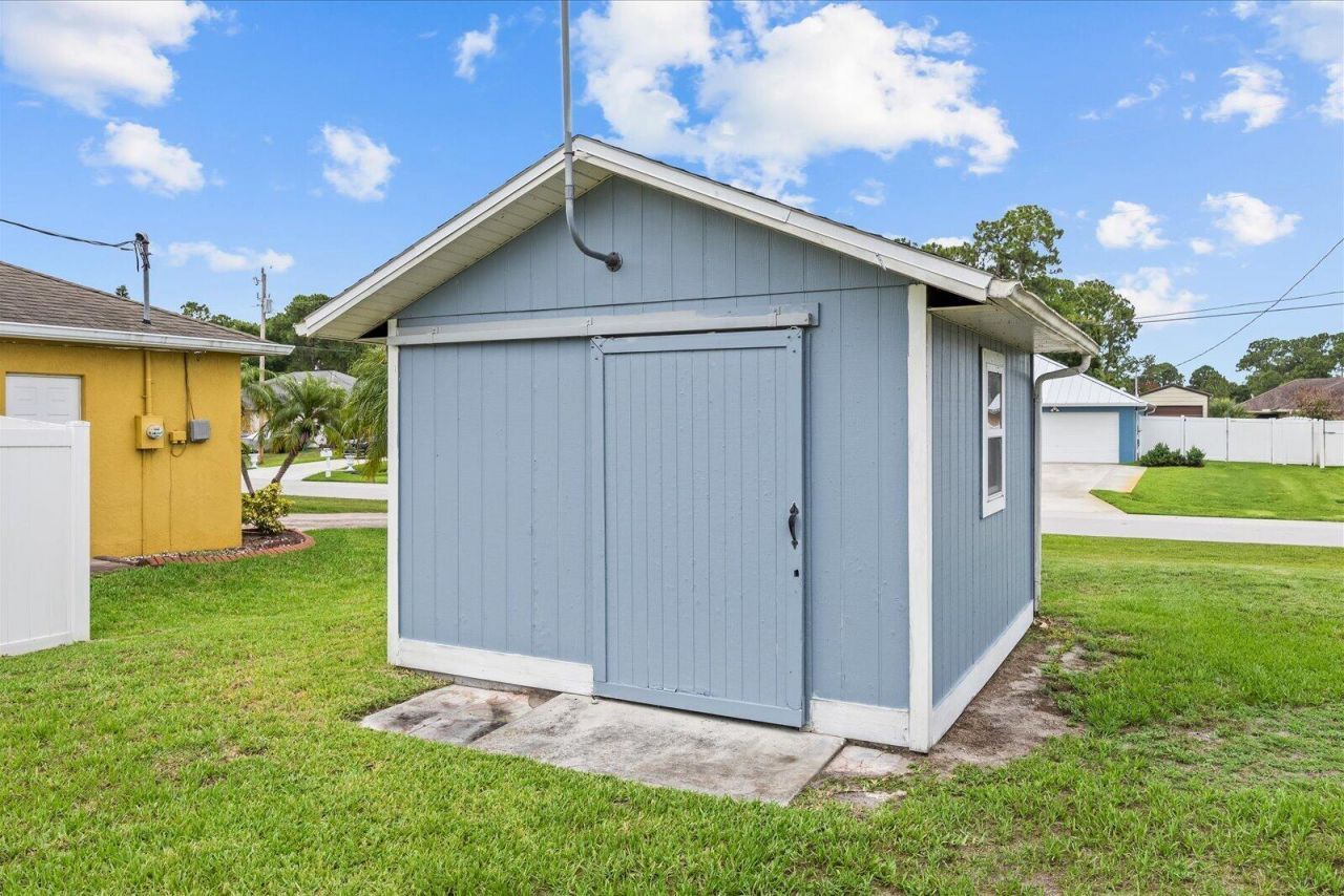 3621 SW Rosser Boulevard, Port Saint Lucie, FL 34953 Photo