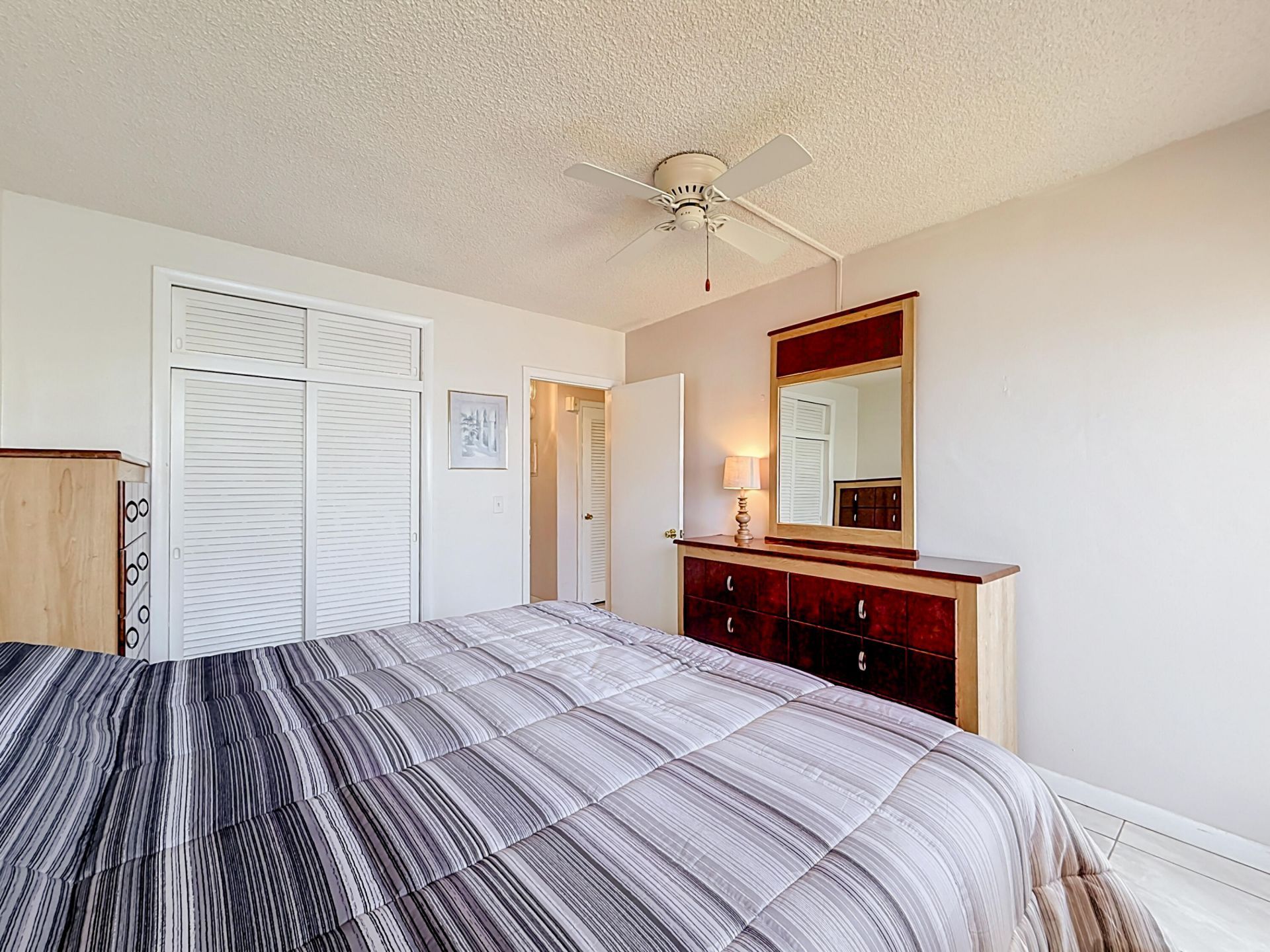 1050 SW 11th Street, Unit L2, Hallandale Beach, FL 33009 Photo