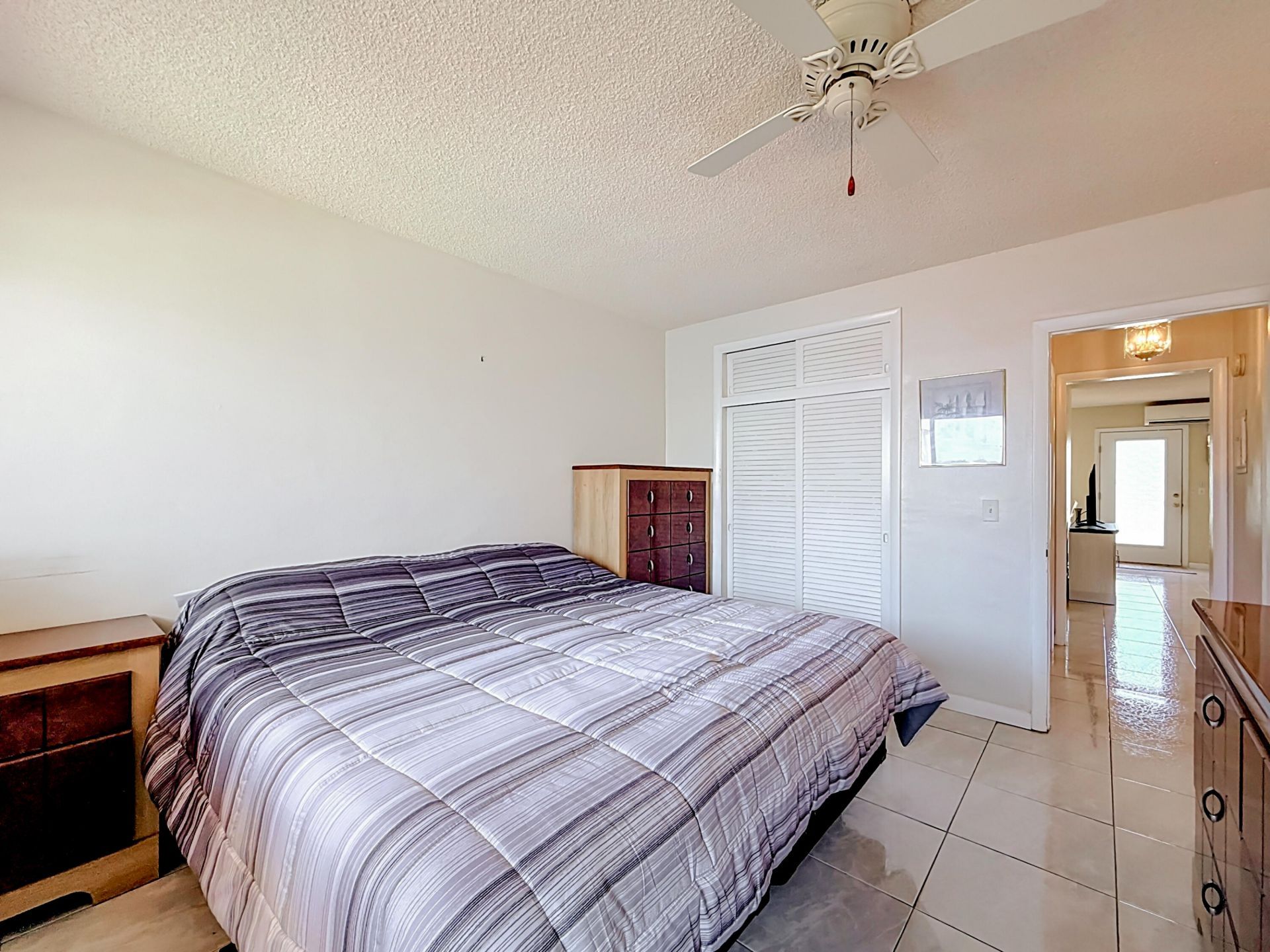 1050 SW 11th Street, Unit L2, Hallandale Beach, FL 33009 Photo