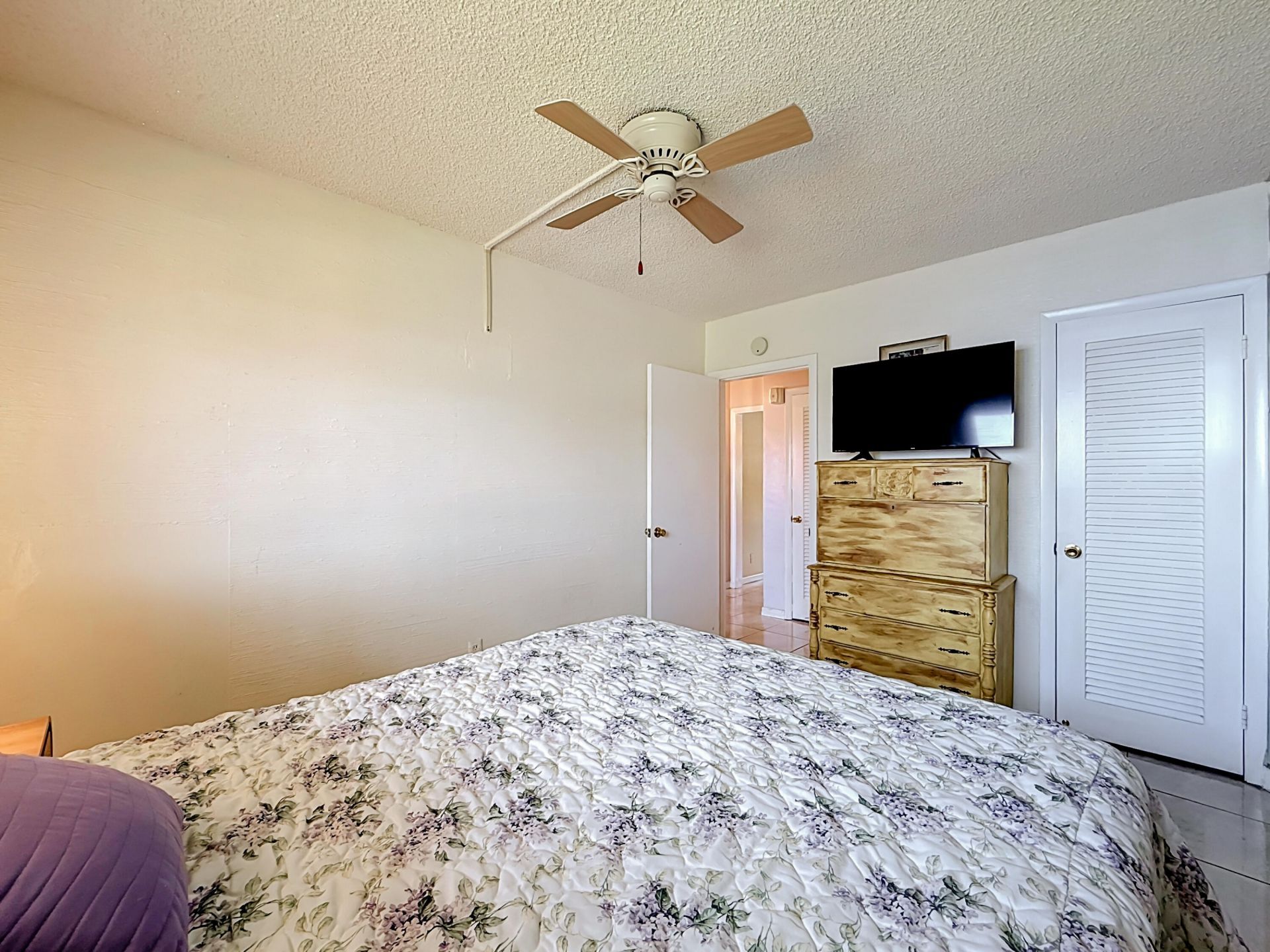 1050 SW 11th Street, Unit L2, Hallandale Beach, FL 33009 Photo