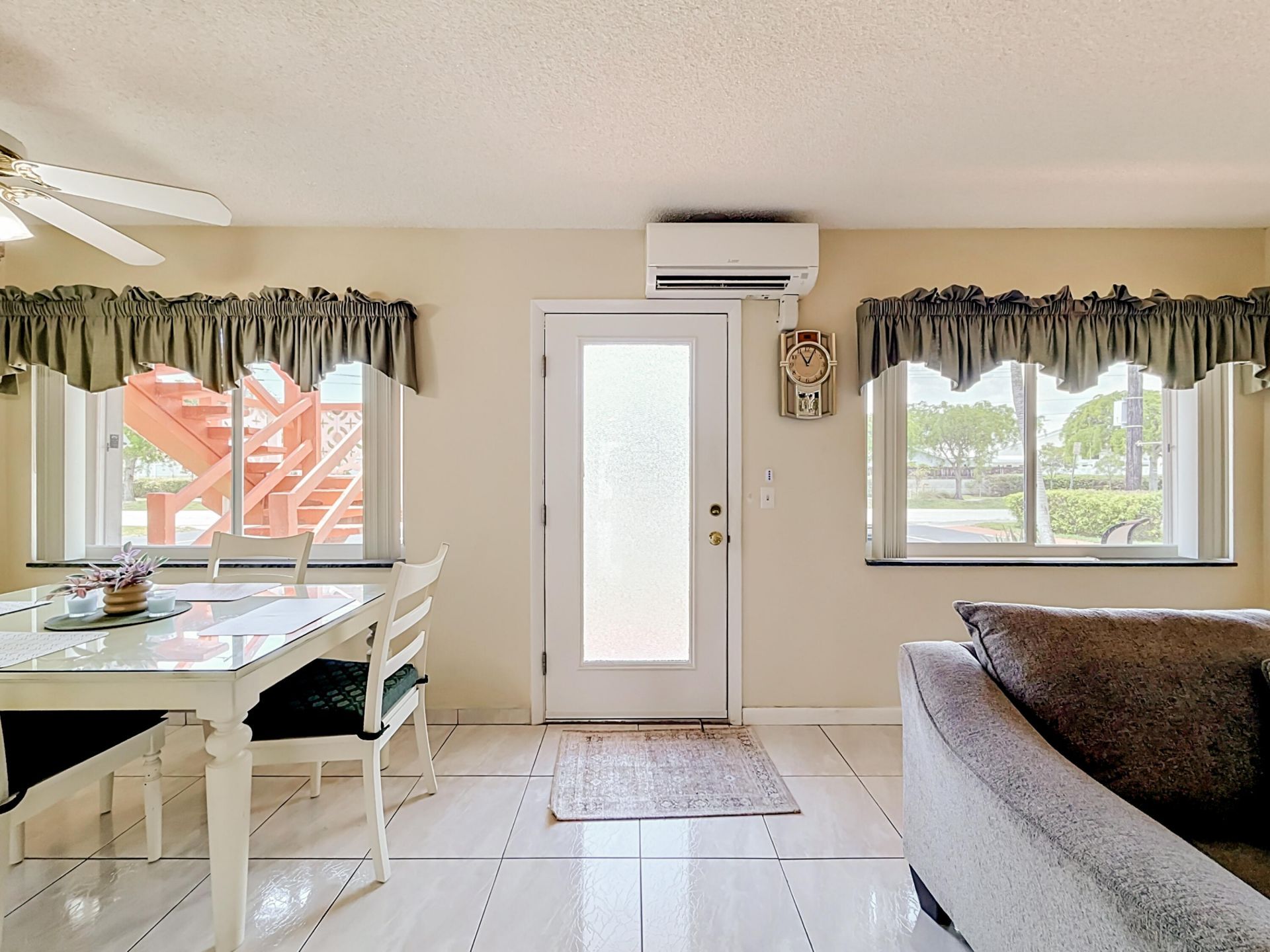 1050 SW 11th Street, Unit L2, Hallandale Beach, FL 33009 Photo