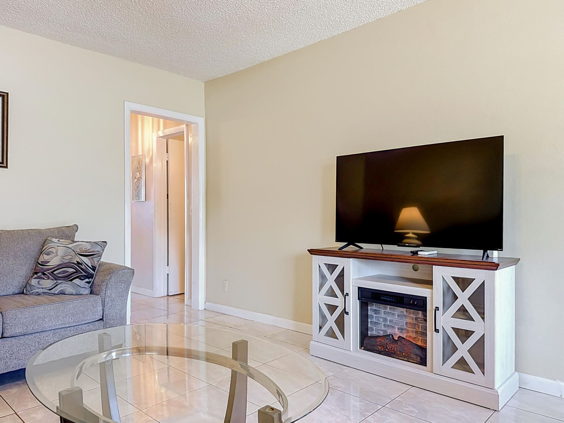1050 SW 11th Street, Unit L2, Hallandale Beach, FL 33009 Photo