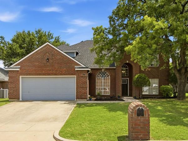6836 Moss Lane, North Richland Hills, TX 76182
