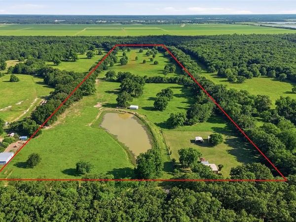 500 County Road 1300 , Lake Creek, TX 75450
