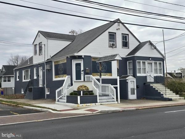 300 W KINGS HIGHWAY, MOUNT EPHRAIM, NJ 08059