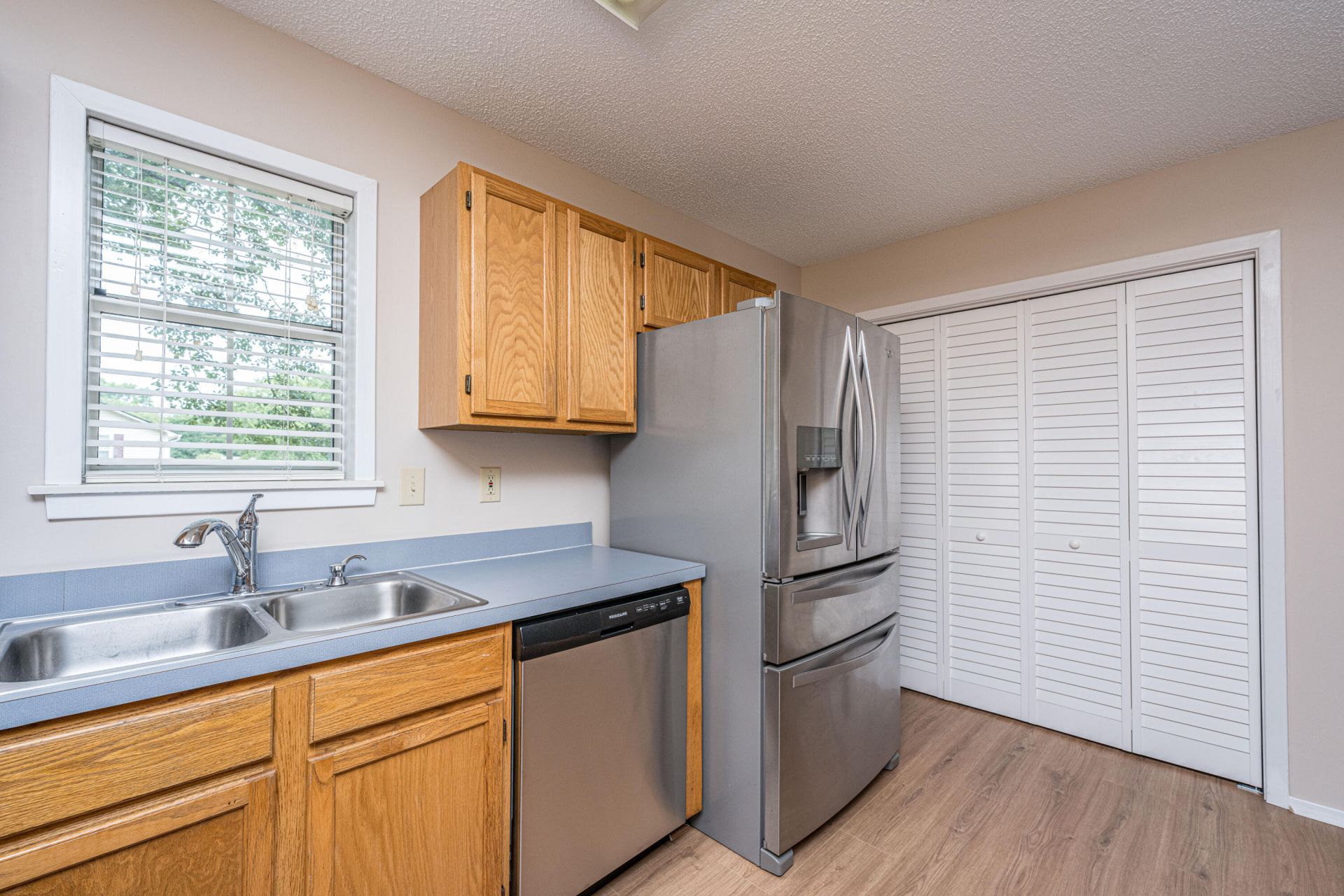 108 Round Table Lane Photo 11