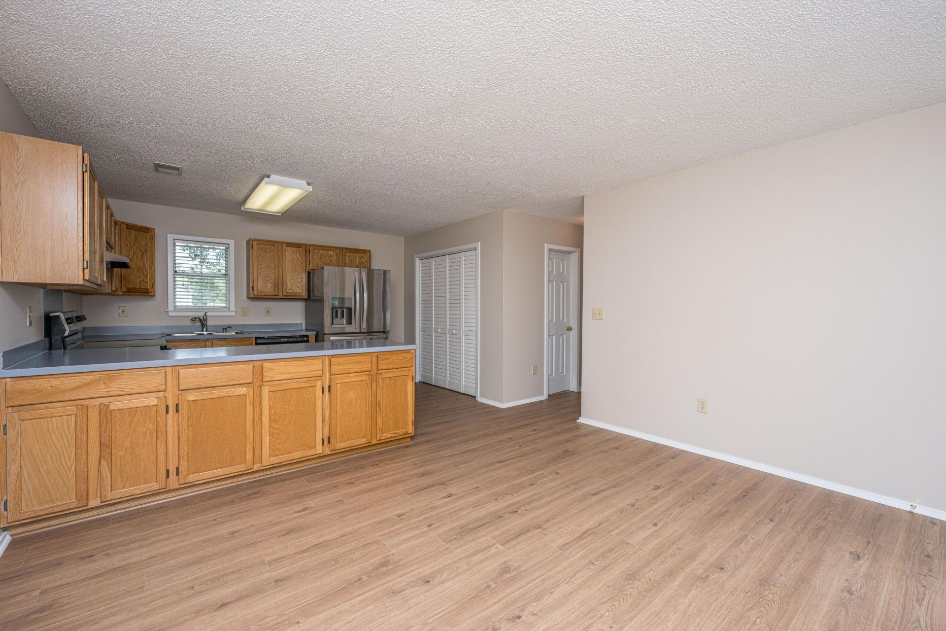 108 Round Table Lane Photo 12