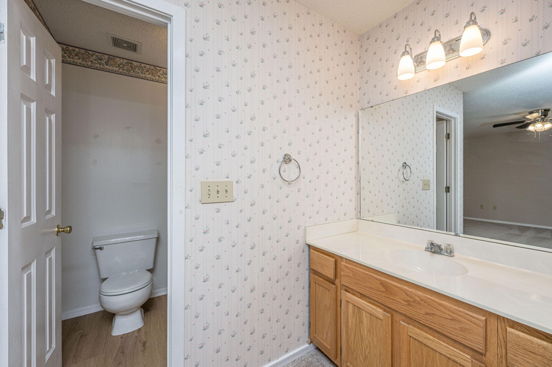 108 Round Table Lane Photo 15