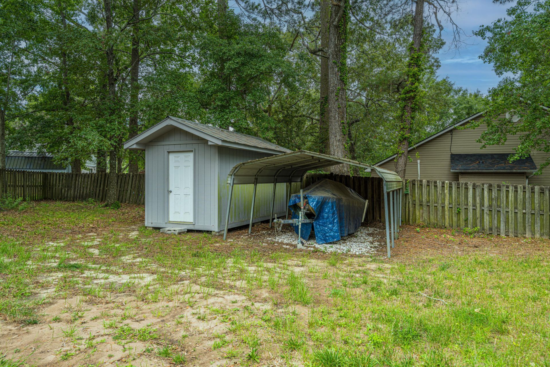 108 Round Table Lane Photo 22