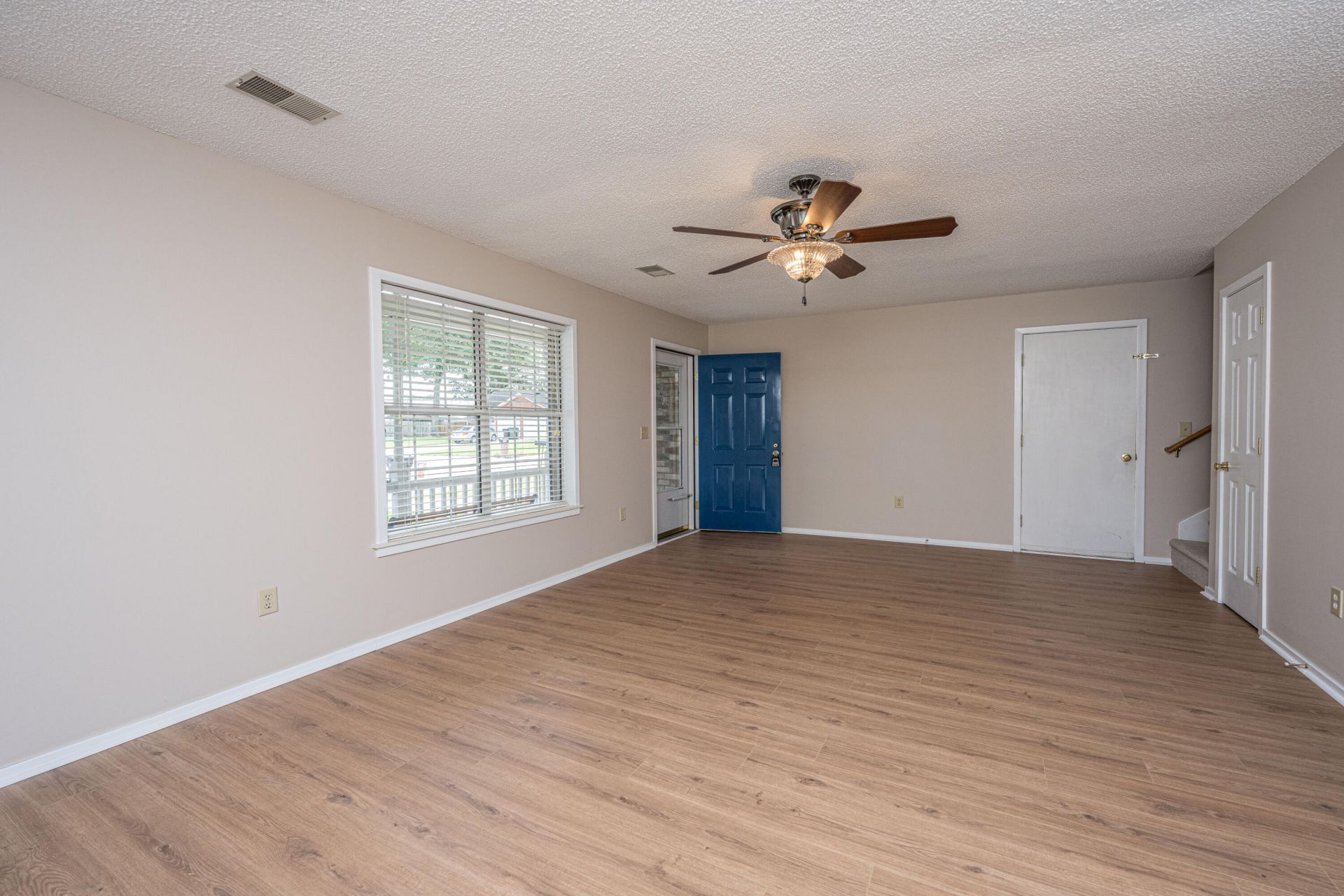 108 Round Table Lane Photo 4