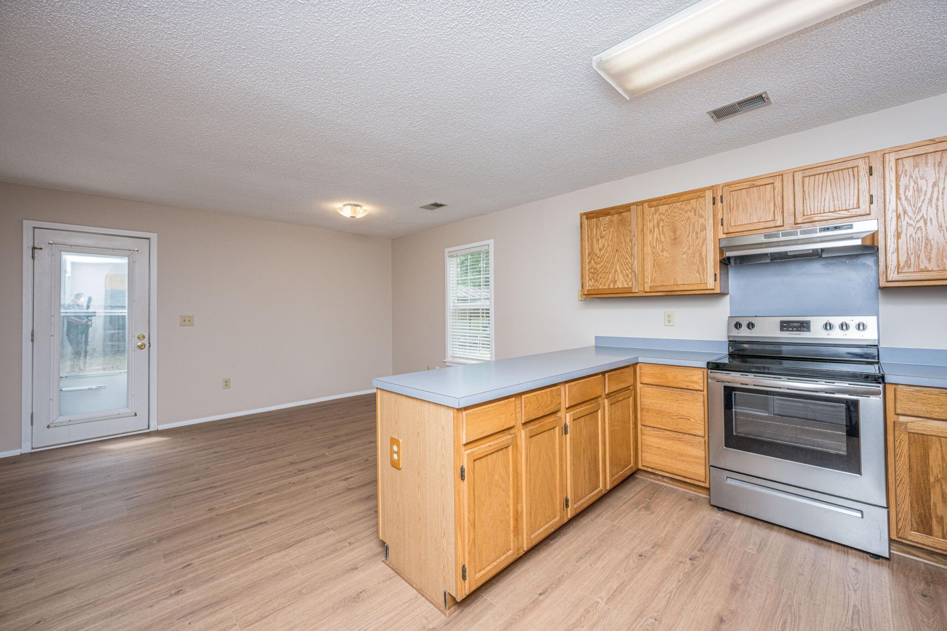 108 Round Table Lane Photo 7
