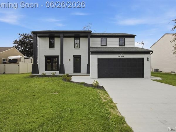 54319 Bradshaw Drive, New Baltimore, MI 48047