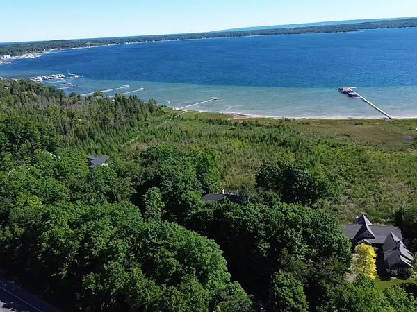 Robins Ridge, Charlevoix, MI 49720