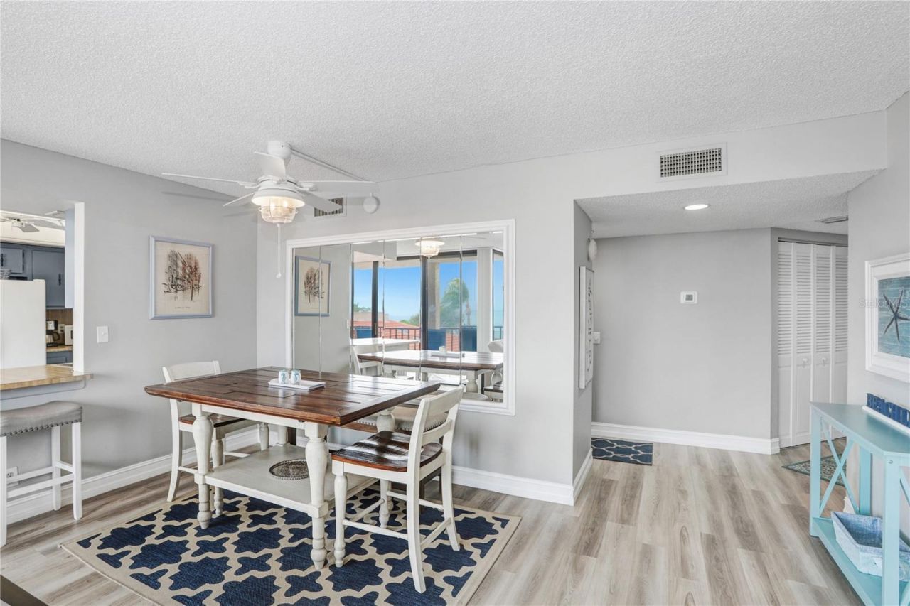 6104 Palma Del Mar Boulevard S, Unit 302, Saint Petersburg, FL 33715 Photo