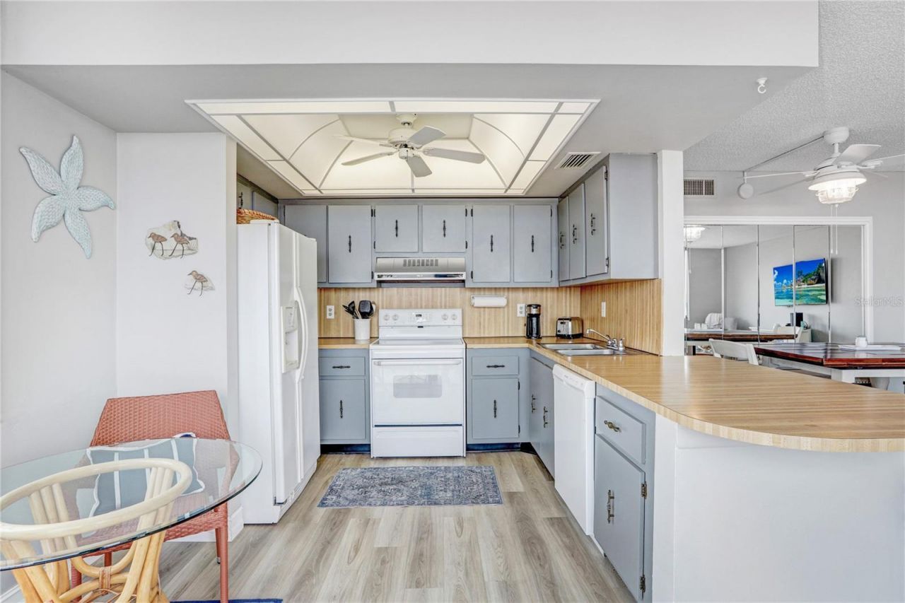 6104 Palma Del Mar Boulevard S, Unit 302, Saint Petersburg, FL 33715 Photo