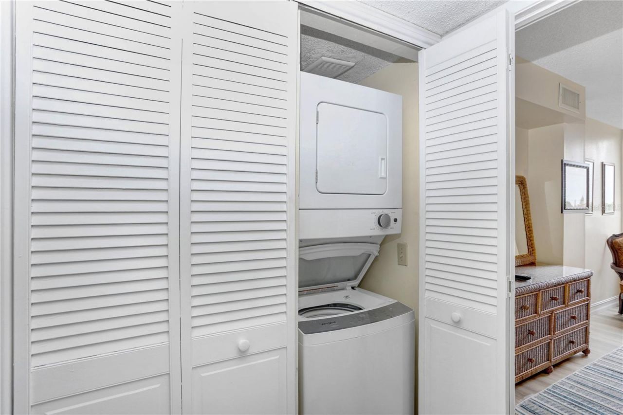 6104 Palma Del Mar Boulevard S, Unit 302, Saint Petersburg, FL 33715 Photo