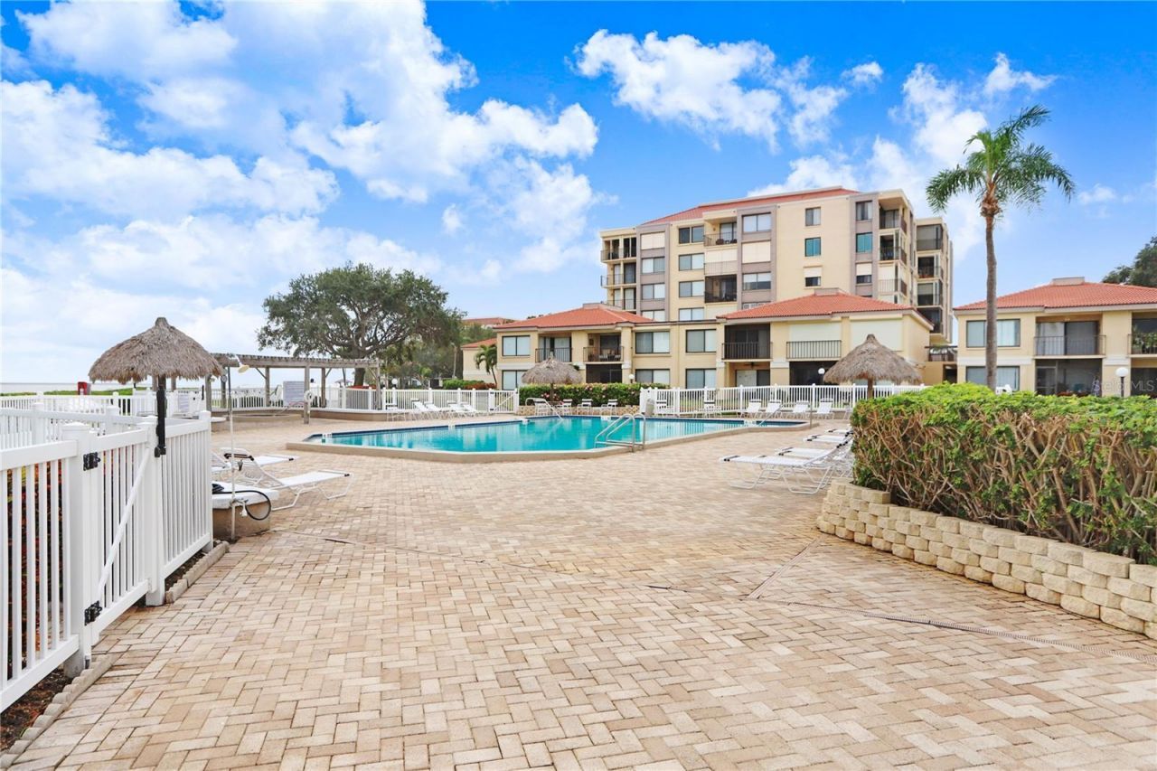 6104 Palma Del Mar Boulevard S, Unit 302, Saint Petersburg, FL 33715 Photo