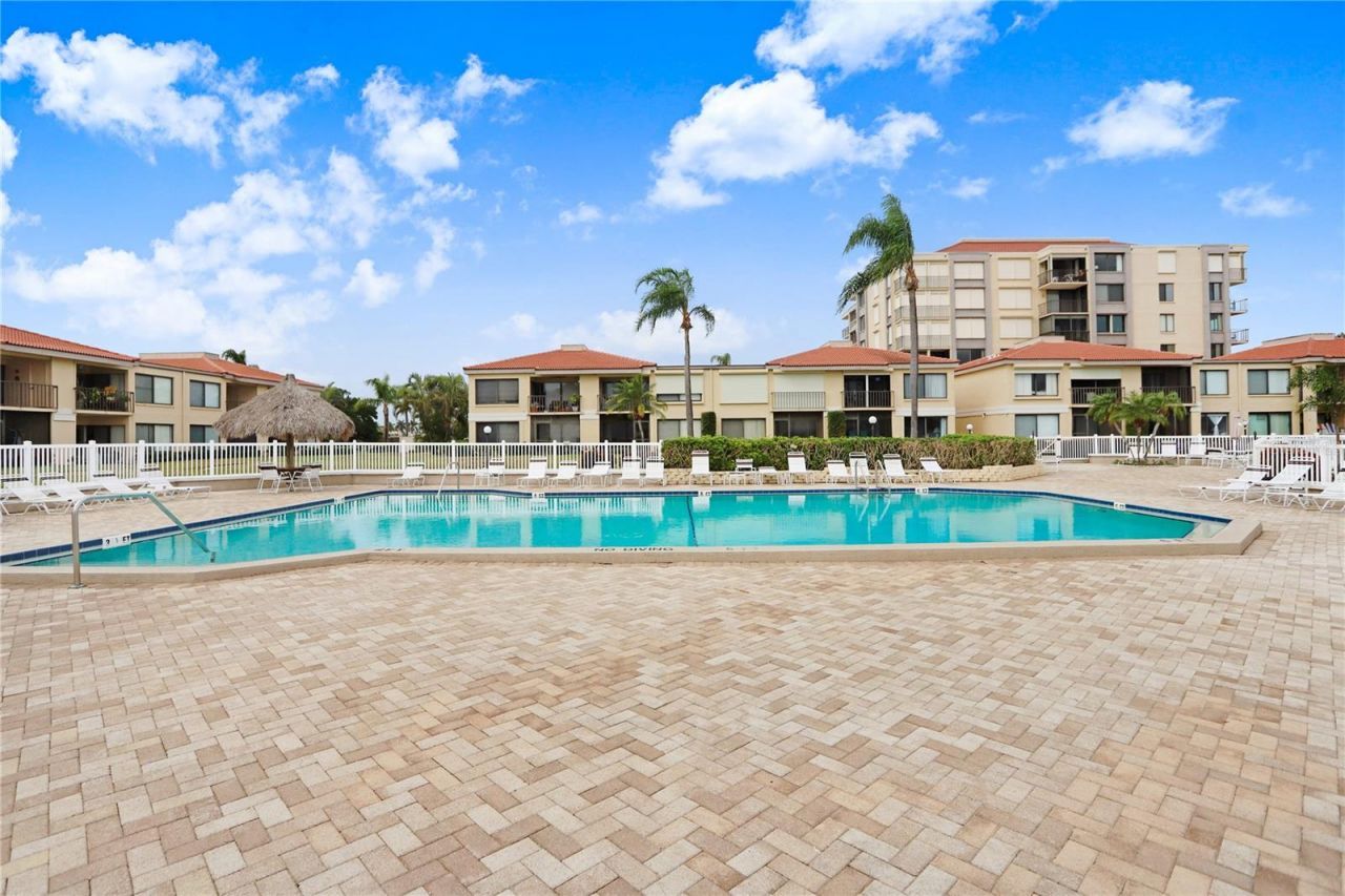 6104 Palma Del Mar Boulevard S, Unit 302, Saint Petersburg, FL 33715 Photo