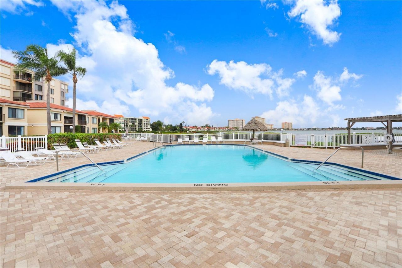 6104 Palma Del Mar Boulevard S, Unit 302, Saint Petersburg, FL 33715 Photo