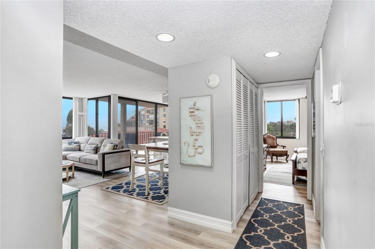 6104 Palma Del Mar Boulevard S, Unit 302, Saint Petersburg, FL 33715 Photo