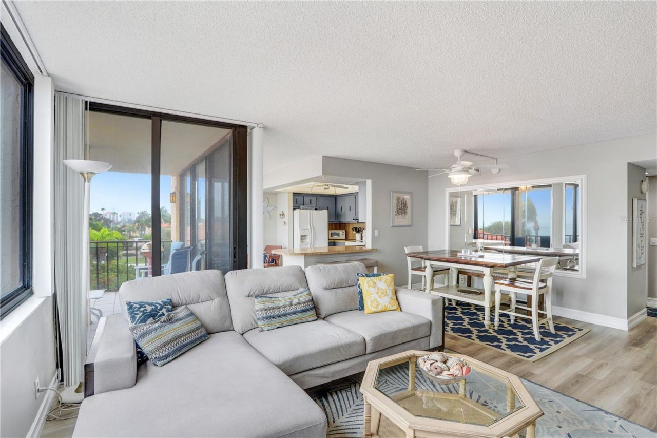 6104 Palma Del Mar Boulevard S, Unit 302, Saint Petersburg, FL 33715 Photo