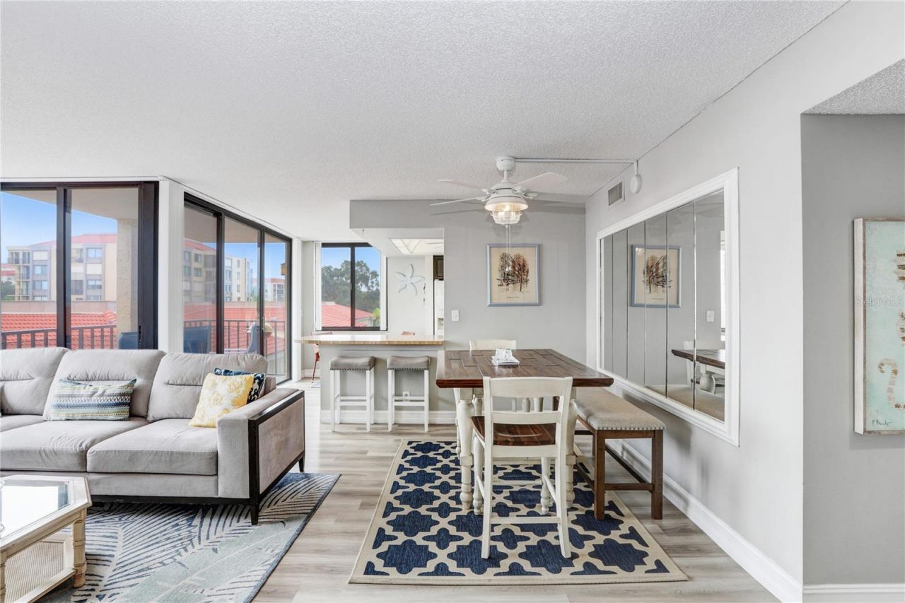 6104 Palma Del Mar Boulevard S, Unit 302, Saint Petersburg, FL 33715 Photo