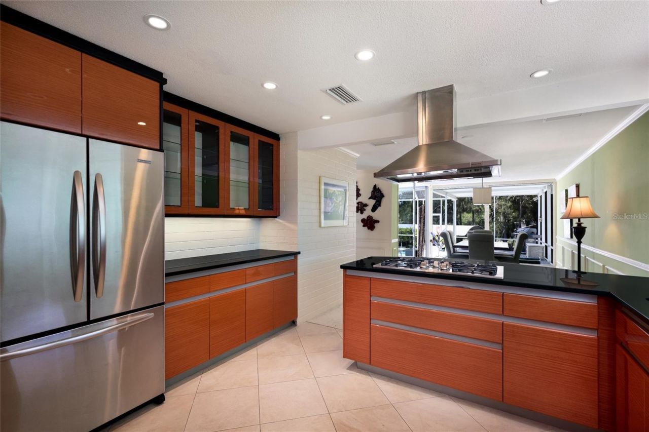 311 Magellan Drive, Sarasota, FL 34243 Photo