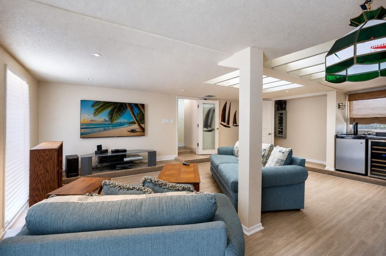 311 Magellan Drive, Sarasota, FL 34243 Photo