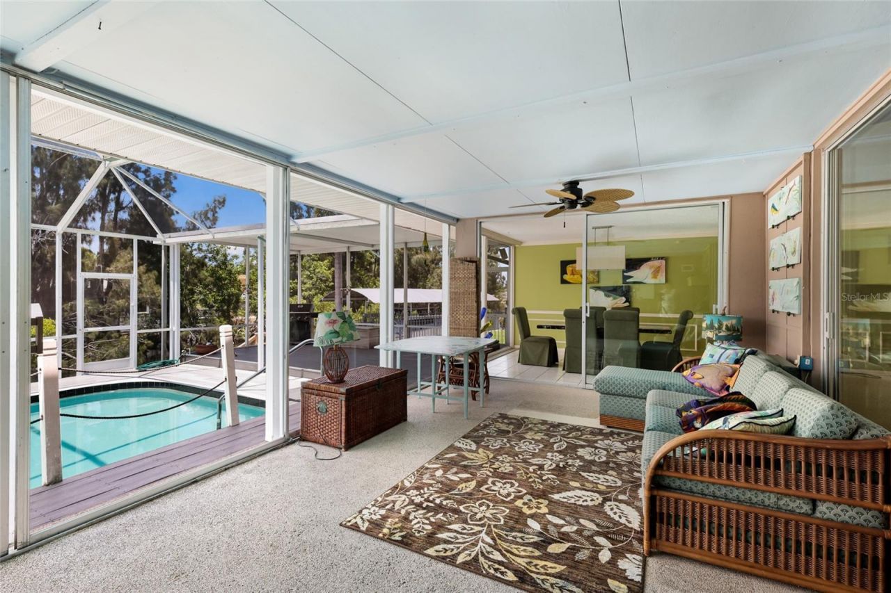 311 Magellan Drive, Sarasota, FL 34243 Photo