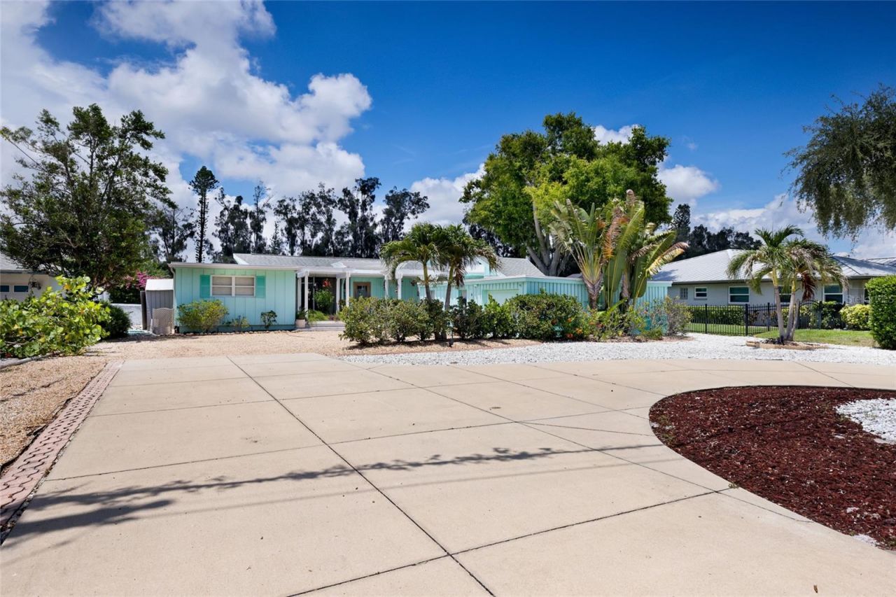 311 Magellan Drive, Sarasota, FL 34243 Photo