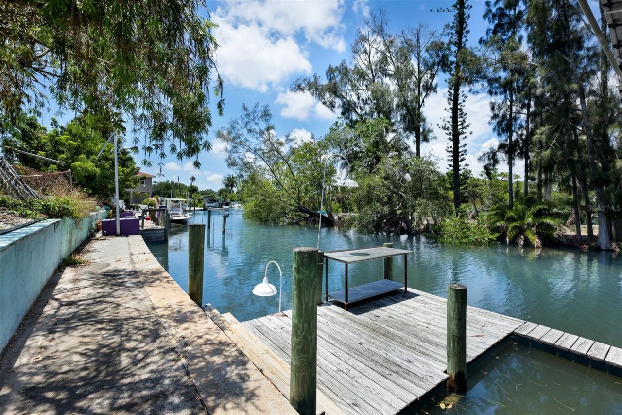 311 Magellan Drive, Sarasota, FL 34243 Photo