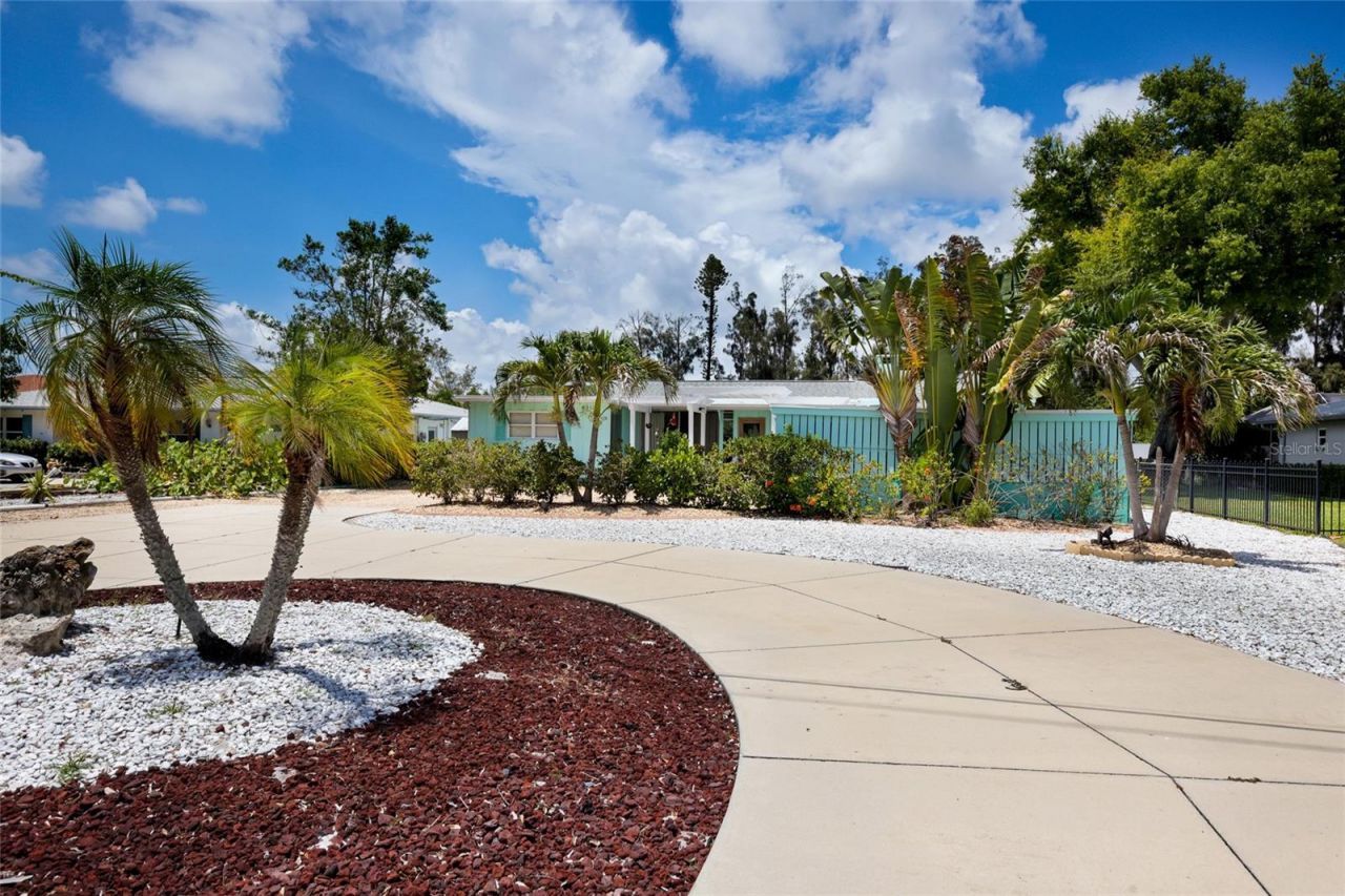 311 Magellan Drive, Sarasota, FL 34243 Photo