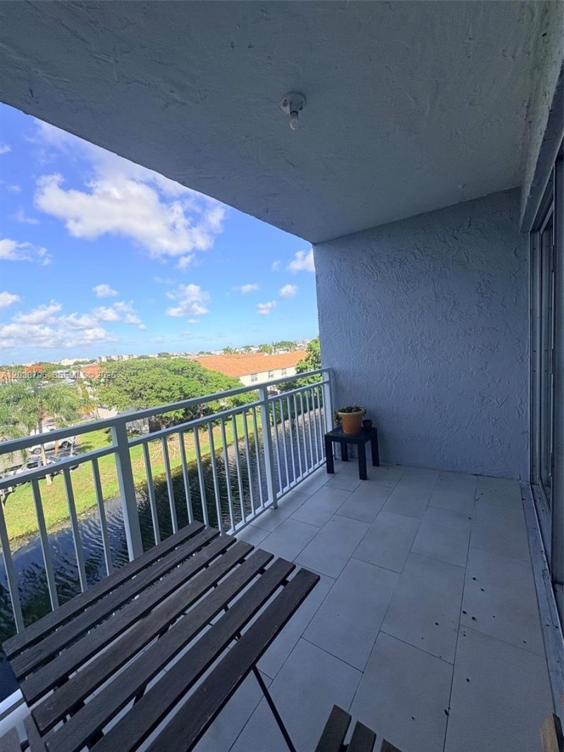 9375 Fontainebleau Blvd , Unit L403, Miami, FL 33172 Photo